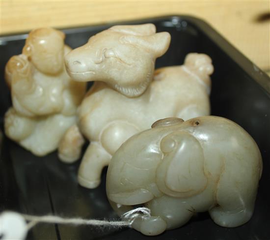 Chinese grey jade figure of an elephant & 2 other jade figures, 19th century or later, 7cm(-)